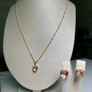 CONJUNTO CORAÇÃO BRILHANTE ROSA BANHADO A OURO 18K