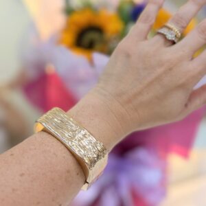 BRACELETE QUADRADO DETALHADO BANHADO A OURO 18K
